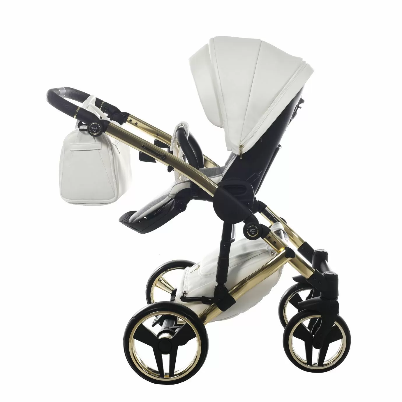 Коляска Junama Diamond Individual V3 white/gold