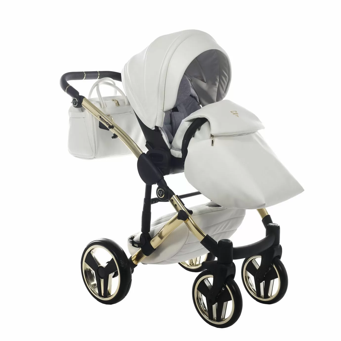 Коляска Junama Diamond Individual V3 white/gold