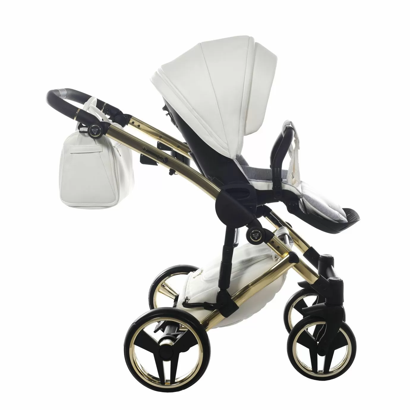 Коляска Junama Diamond Individual V3 white/gold