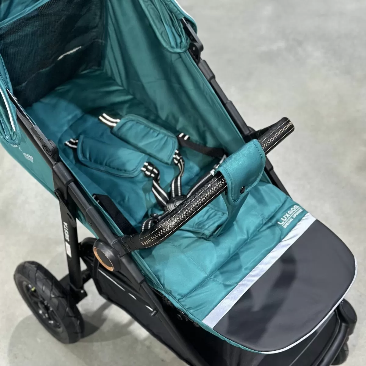 Прогулочная коляска luxmom v1 бирюзовый