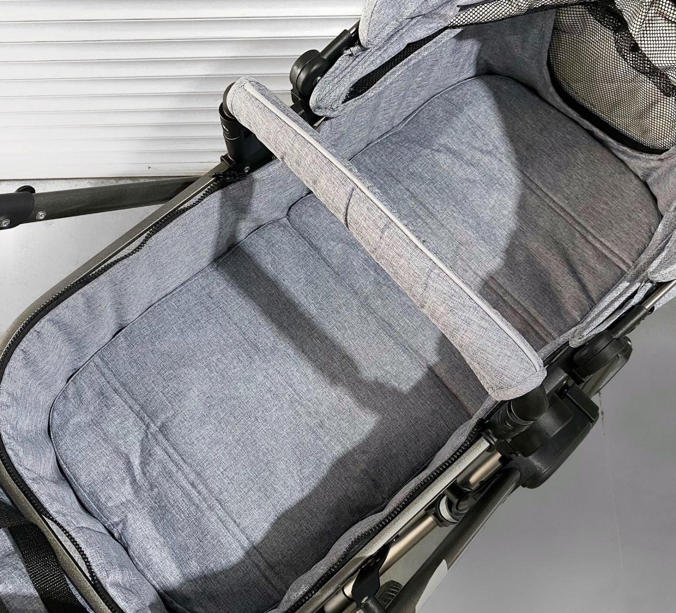 Коляска-трансформер 3в1 LUXMOM 555 Серый