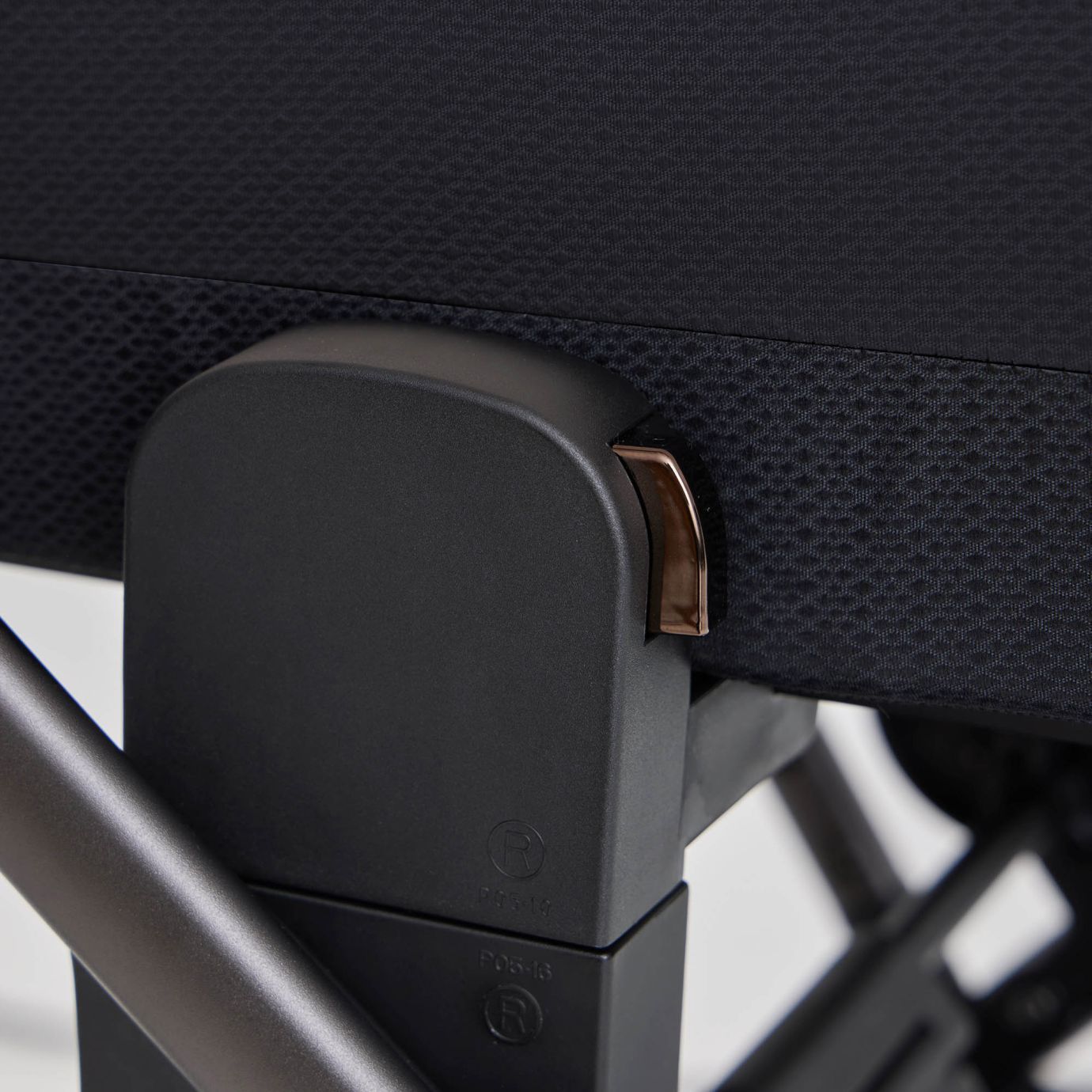 Коляска Sweet Baby Ricci Black (надувные колеса)