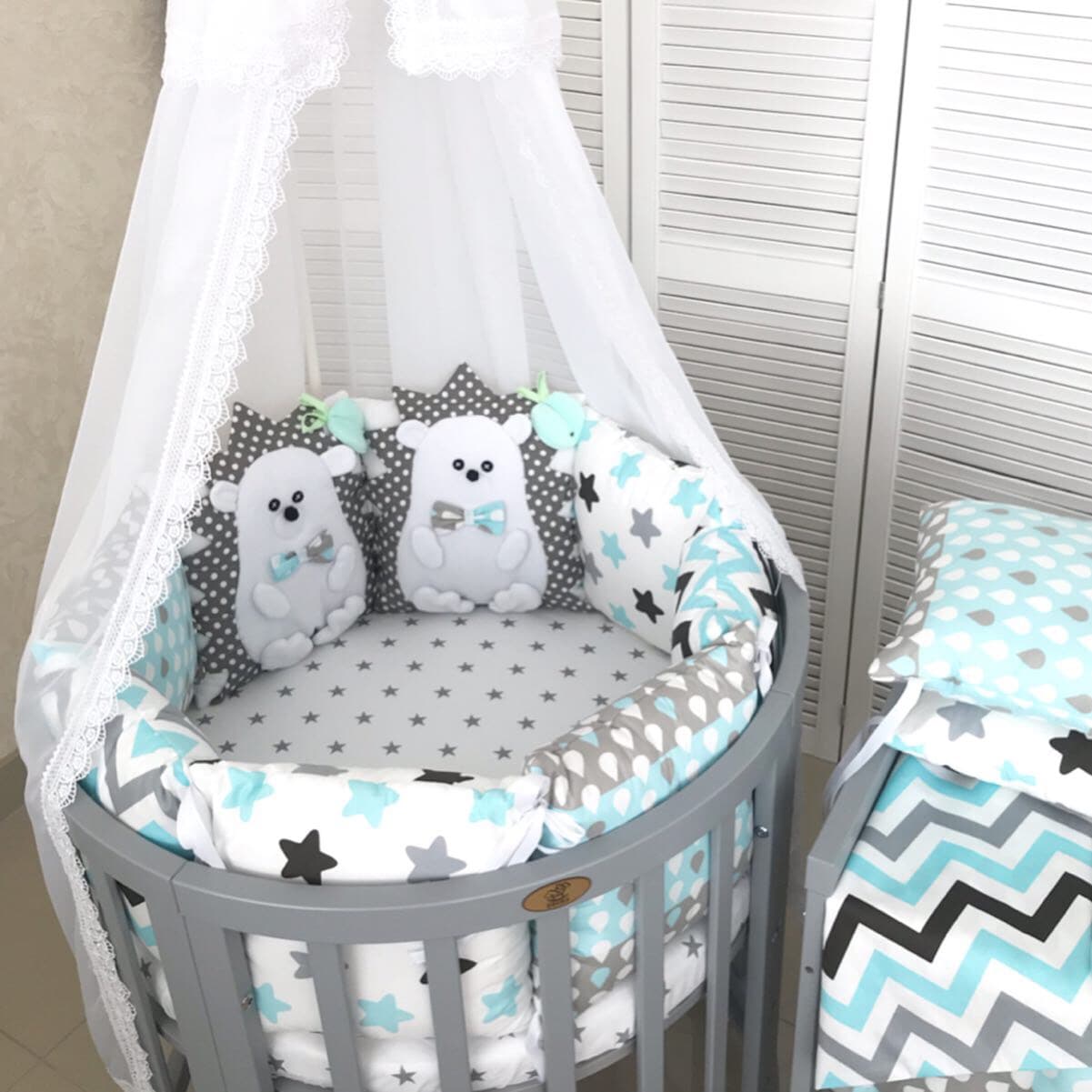 Комплект в кроватку дизайнерский "Ежики"