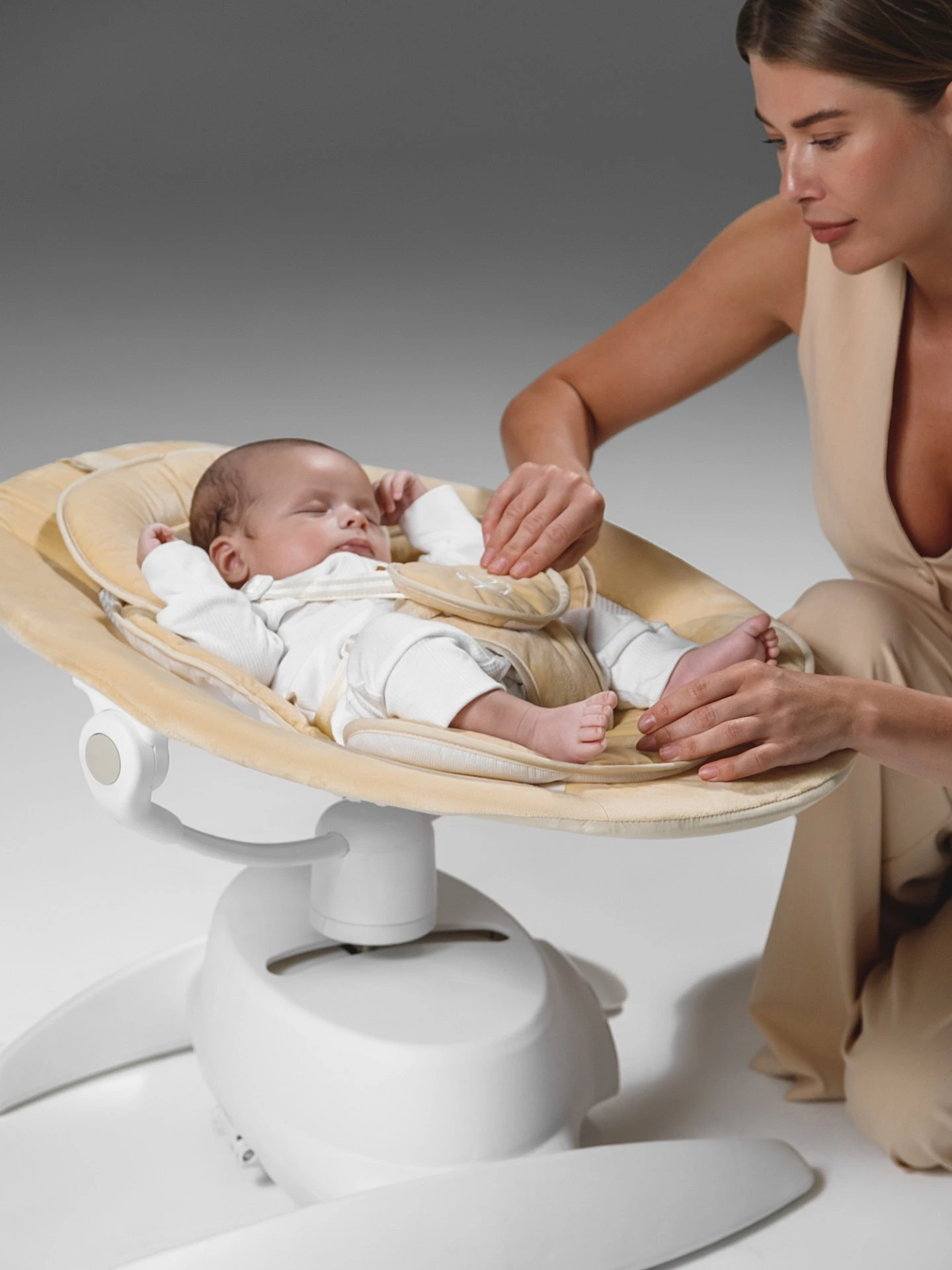 Качели электронные детские Smart swing, бежевый