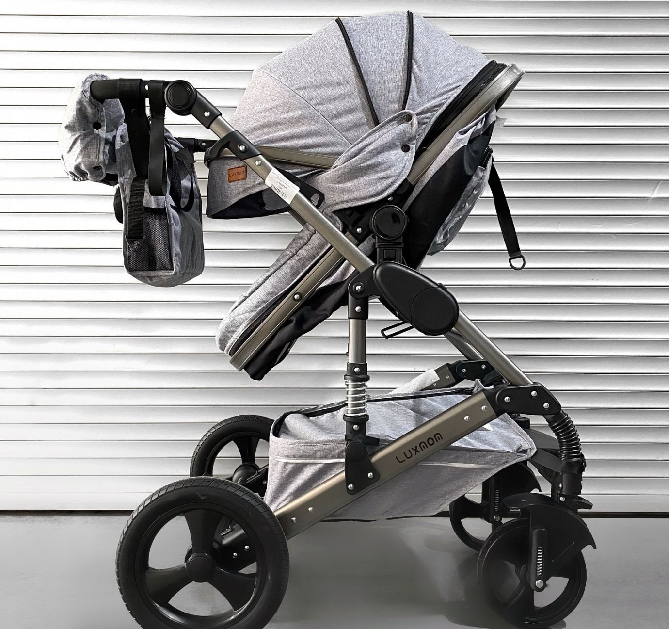 Коляска-трансформер 3в1 LUXMOM 555 Серый