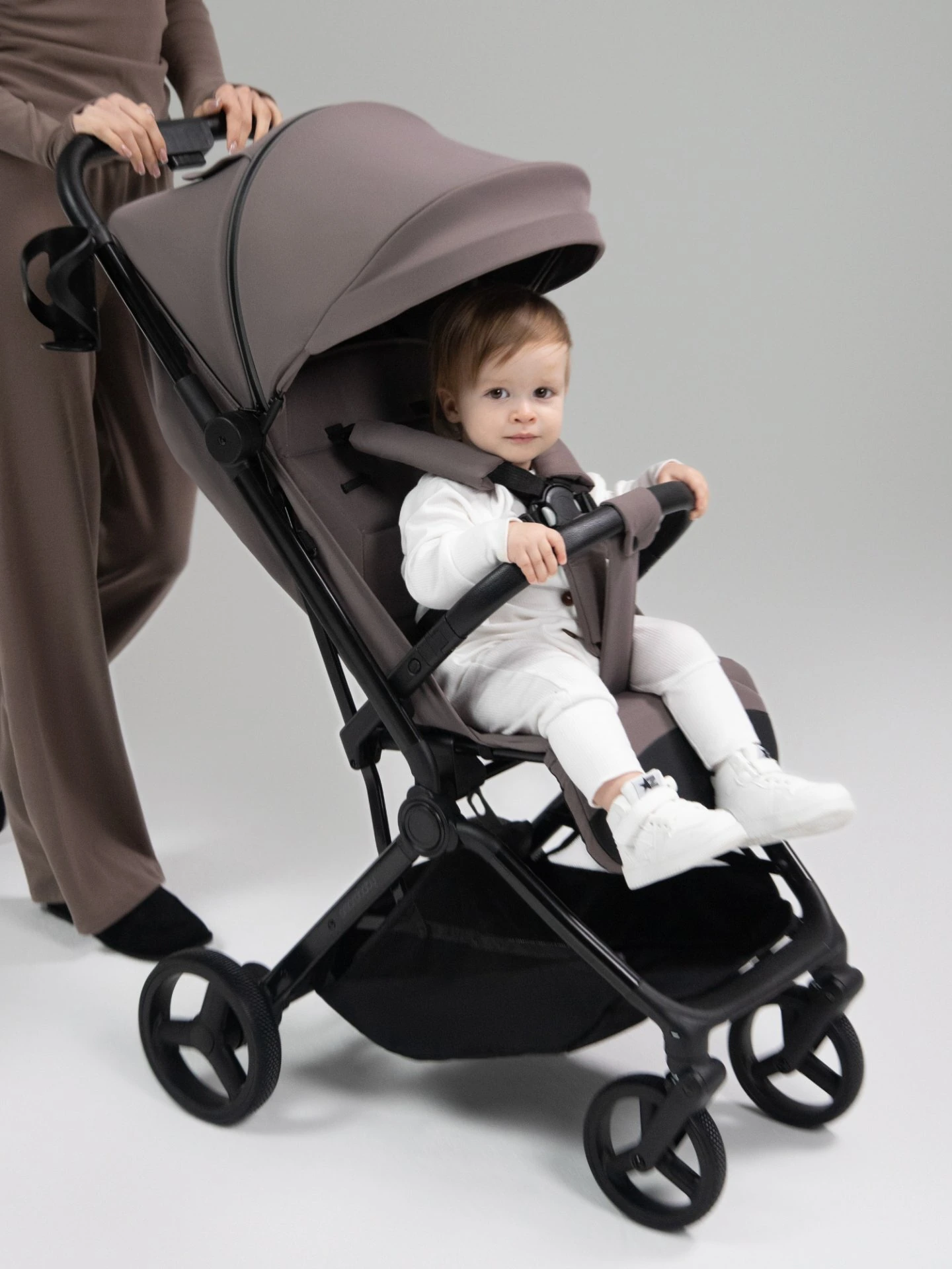 Коляска прогулочная Amarobaby Ride темно-бежевая