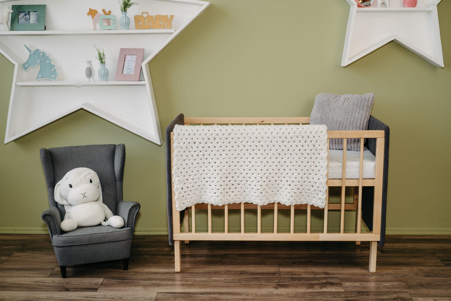 Кроватка Софт графит с опускающейся стенкой