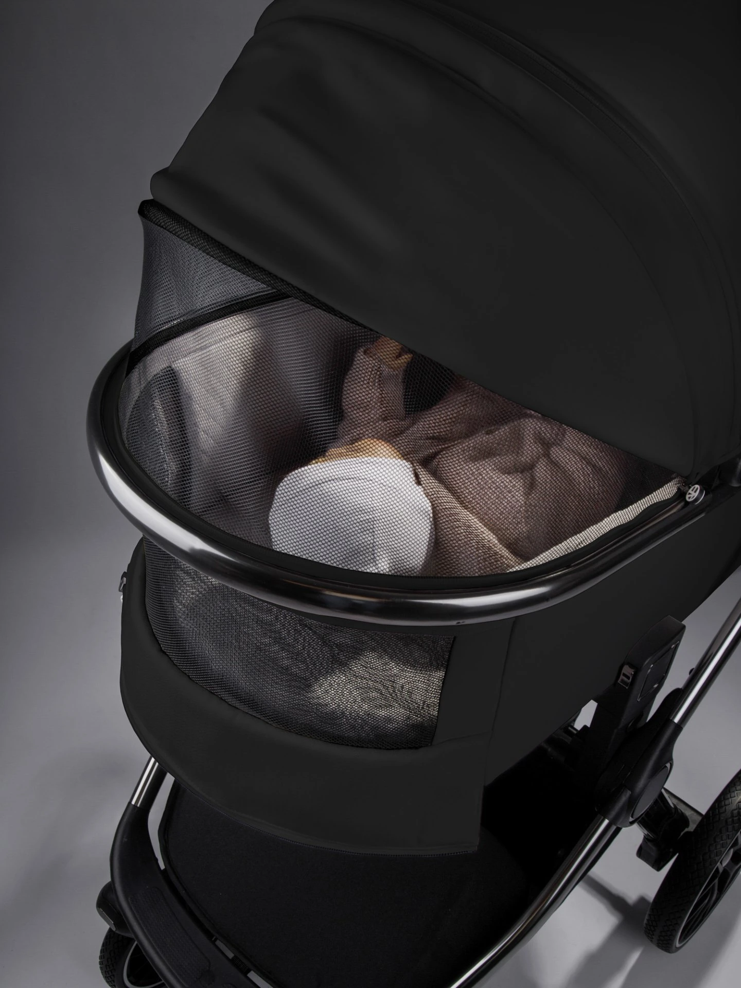 Коляска детская из экокожи 2в1 Motus Premium Ecco, черный