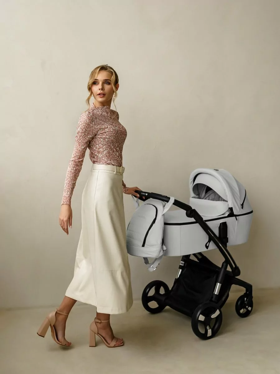 Коляска детская из экокожи 2 в 1 TUTUM белая