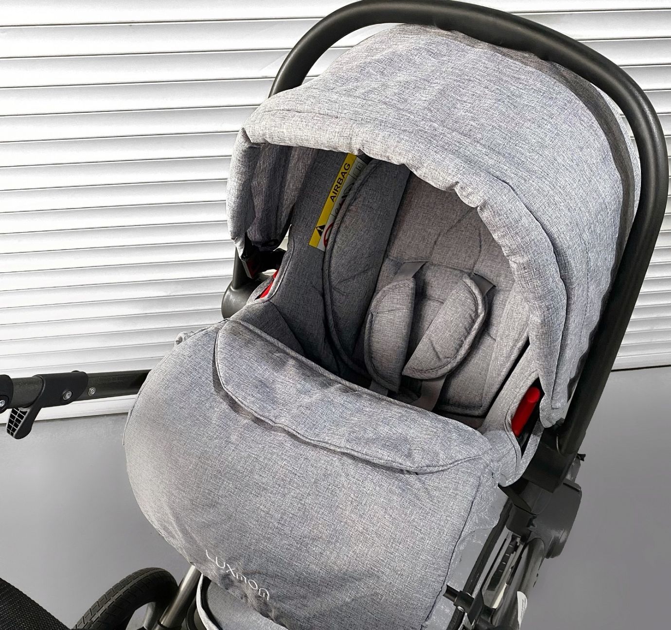 Коляска-трансформер 3в1 LUXMOM 555 Серый