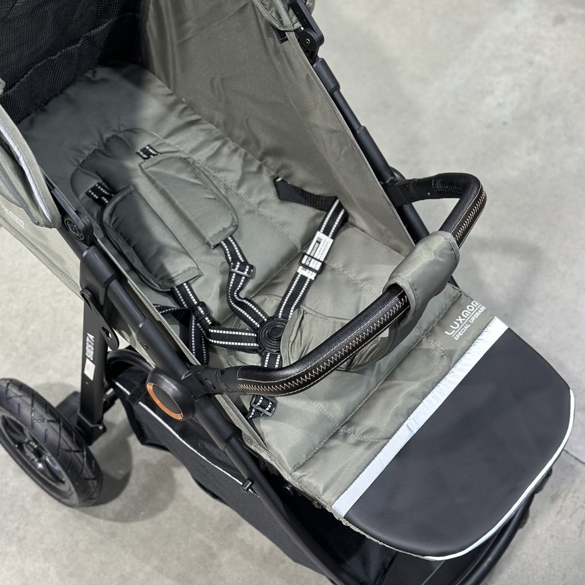 Прогулочная коляска luxmom v1 хаки