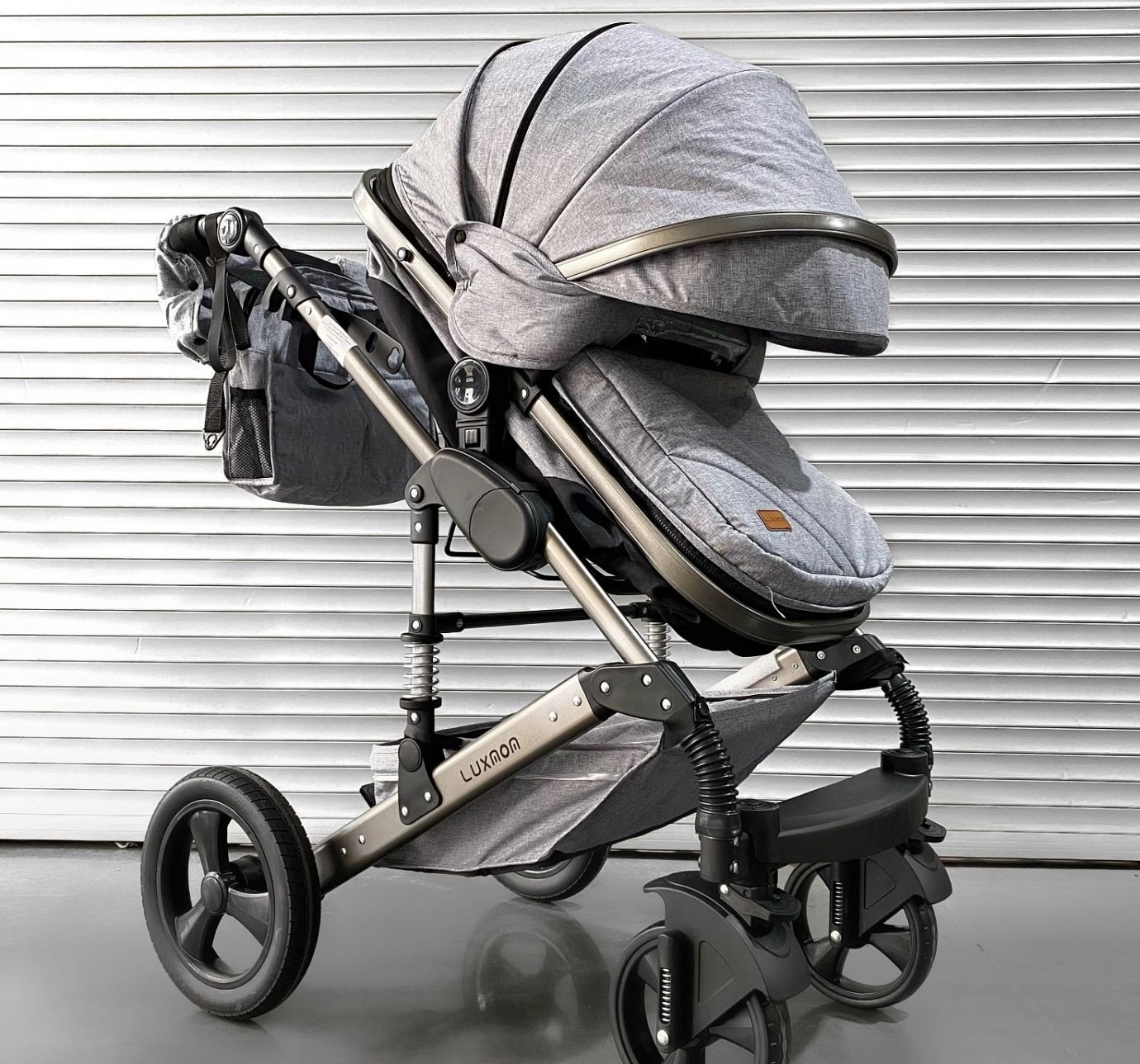 Коляска-трансформер 3в1 LUXMOM 555 Серый