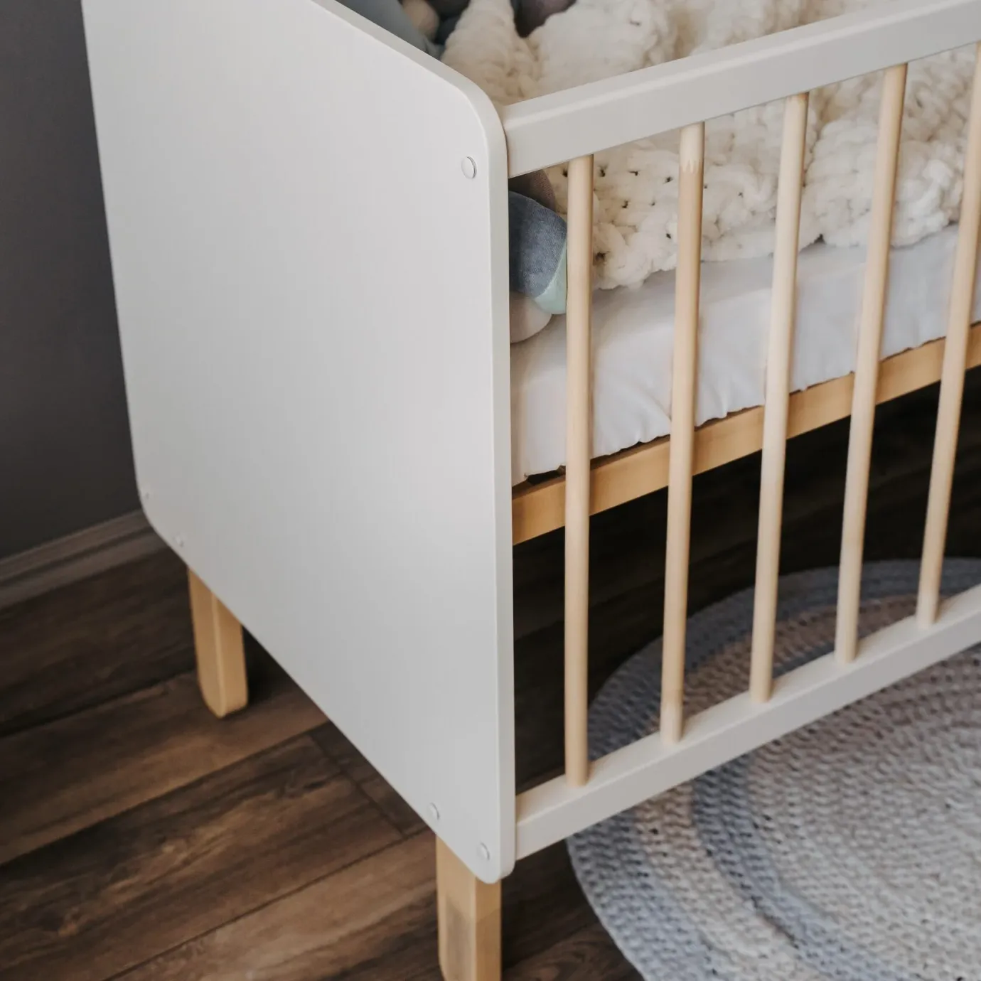 Кроватка Лея белая