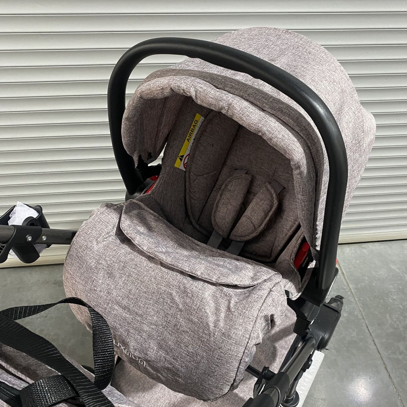 Коляска-трансформер 3в1 LUXMOM 555 Коричневый