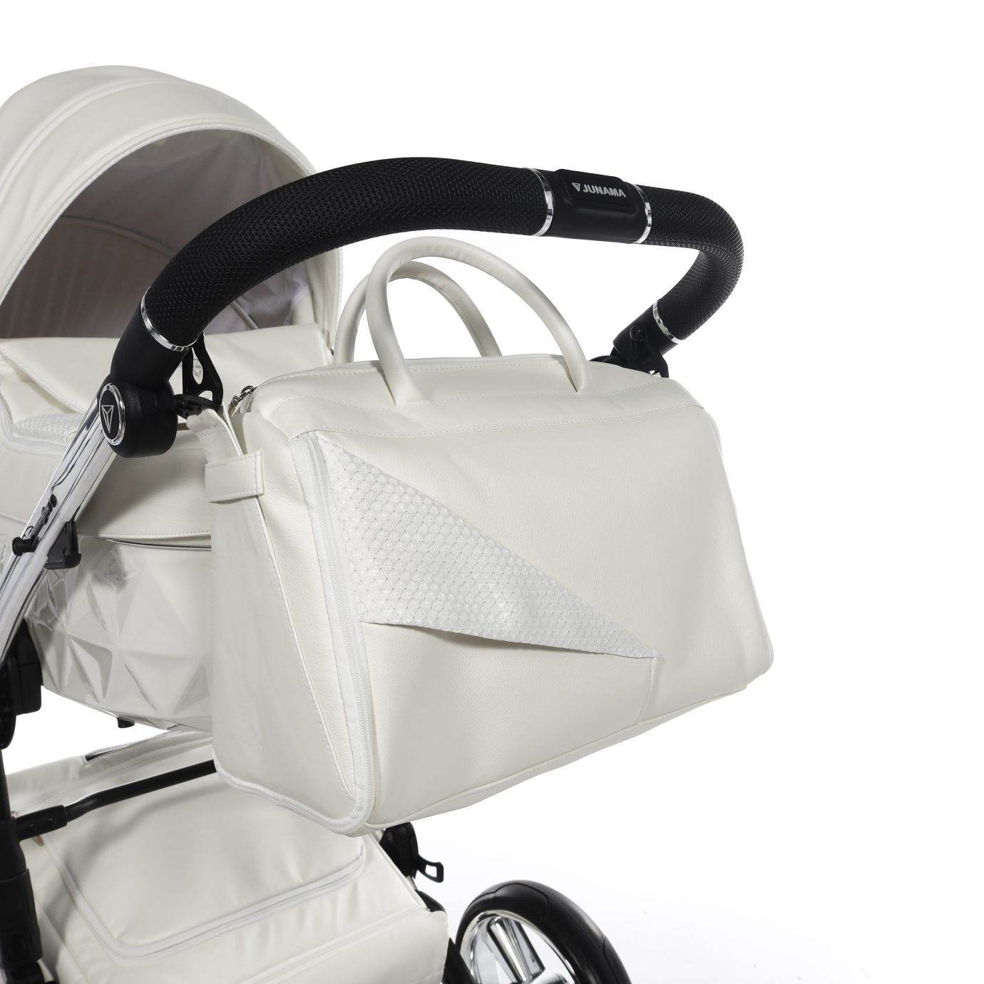 Коляска Junama Diamond Individual V3 white/silver