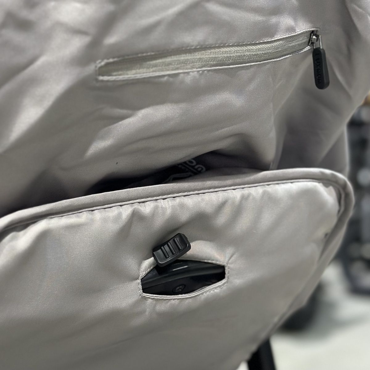 Прогулочная коляска luxmom v1 бежевая