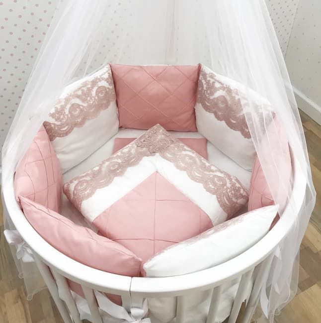 Дизайнерский комплект постельного белья «Пудровое кружево»